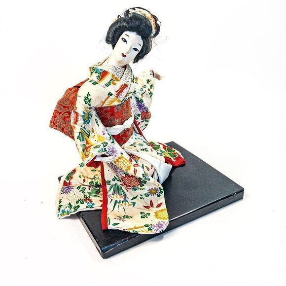 Vintage 10” Kneeling Geisha Japanese Doll - Picture 2 of 14